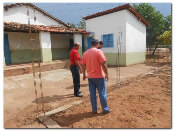 Prefeito Dr. Moura visita Obras na zona rural de Inhuma - Imagem 8