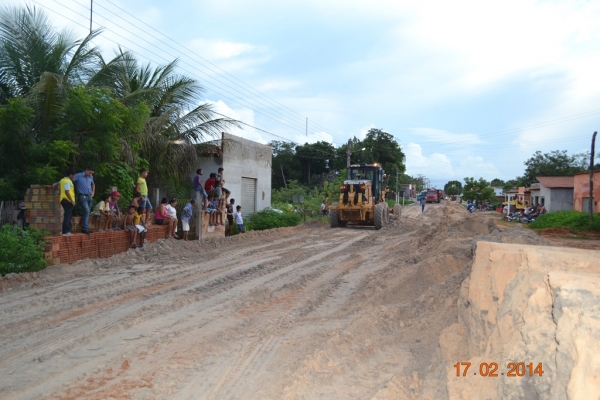 A obra de asfaltamento da PI 331 começa a receber aterro. - Imagem 30