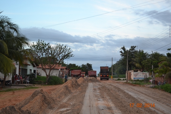 A obra de asfaltamento da PI 331 começa a receber aterro. - Imagem 12