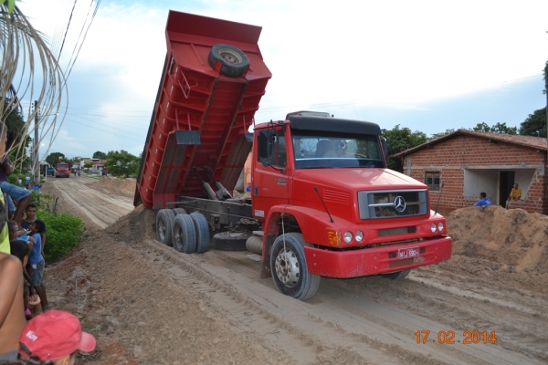 A obra de asfaltamento da PI 331 começa a receber aterro. - Imagem 35