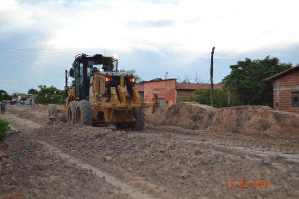 A obra de asfaltamento da PI 331 começa a receber aterro. - Imagem 37