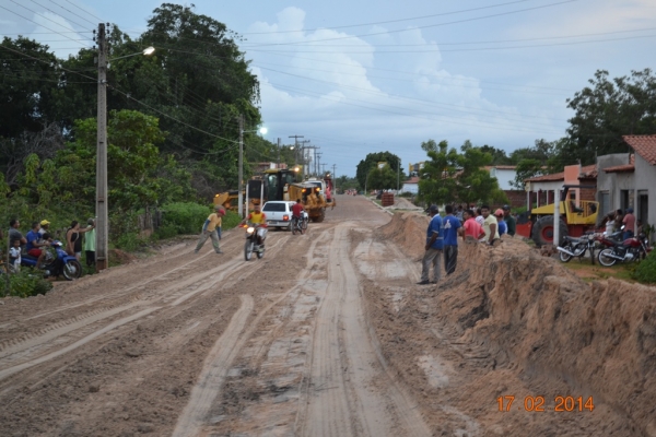 A obra de asfaltamento da PI 331 começa a receber aterro. - Imagem 16