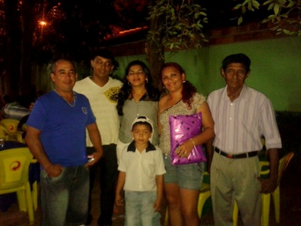 Marcela Urias comemora aniversário entre amigos e familiares. - Imagem 4