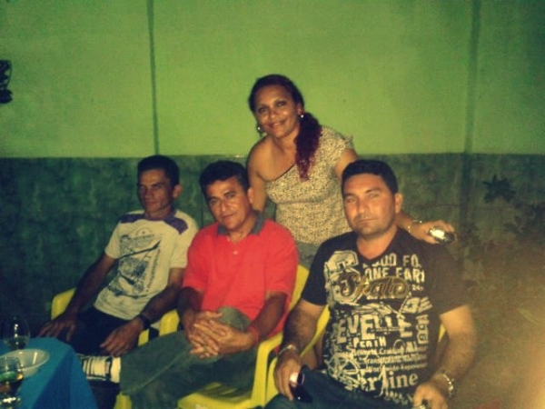 Marcela Urias comemora aniversário entre amigos e familiares. - Imagem 16