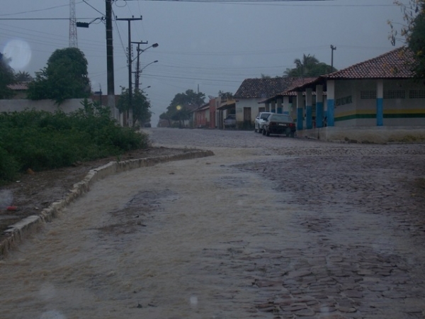 Chuvas caem em grande volume em Canavieira - Imagem 3