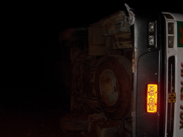 Ônibus vira em curva na PI 245 entre Isaias Coelho e Simplicio Mendes próximo a ponte do Rio Canindé. - Imagem 7