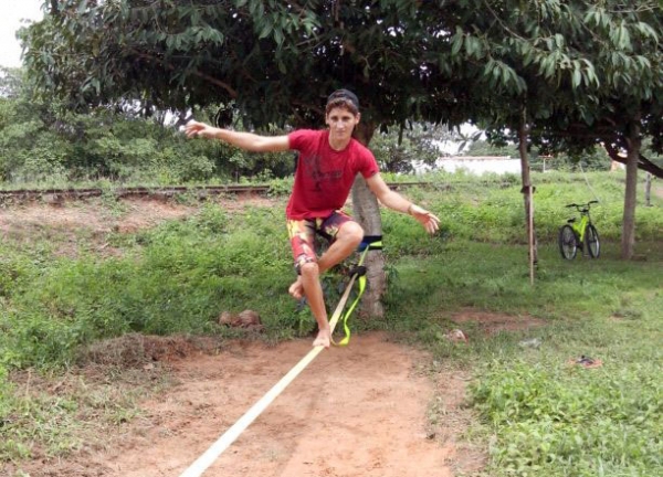 Galera Teen brasileirense treinando com eficiência o Slickline - Imagem 9