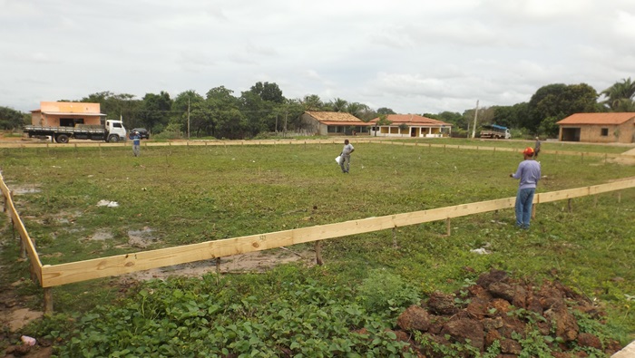 Marcação no local onde será construída uma UBS(unidade básica de saúde) 
