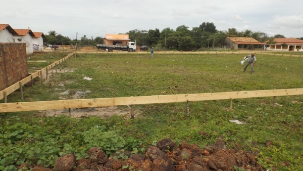 Marcação no local onde será construída uma UBS(unidade básica de saúde)  - Imagem 3