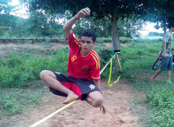 Galera Teen brasileirense treinando com eficiência o Slickline - Imagem 5