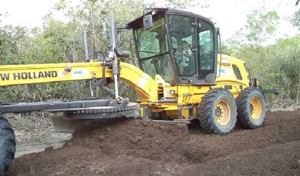 Prefeitura reforma e amplia estrada ligando as comunidades Faveira a Vila Esperança - Imagem 2