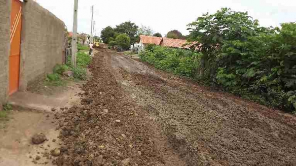 Prefeitura realiza empiçarramento de ruas periféricas de São João do Arraial  - Imagem 2