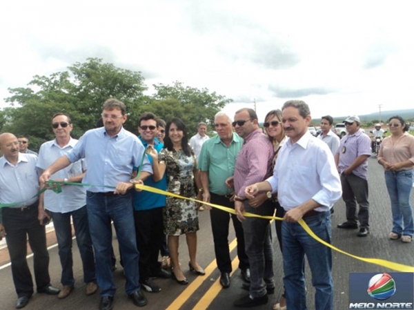 Prefeito Walfredo Filho recepciona Governador Wilson Martins e sua comitiva em Valença   - Imagem 11