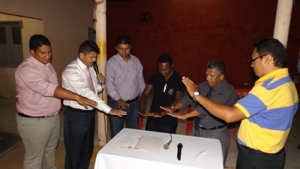 Prefeito assina lei que cria o dia do evangélico - Imagem 5