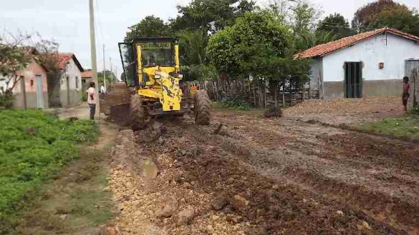 Prefeitura realiza empiçarramento de ruas periféricas de São João do Arraial  - Imagem 6