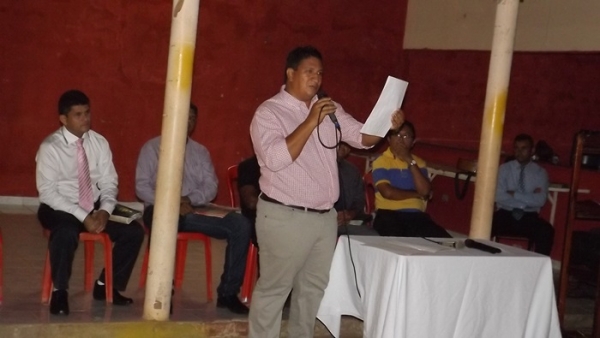 Prefeito assina lei que cria o dia do evangélico - Imagem 11