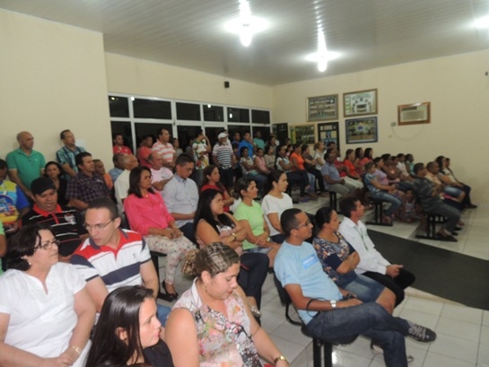 Prefeito Jonas Moura discursa na abertura dos trabalhos da Câmara de Vereadores de Água Branca. - Imagem 9
