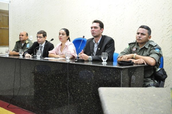Reunião discute segurança pública na cidade - Imagem 1