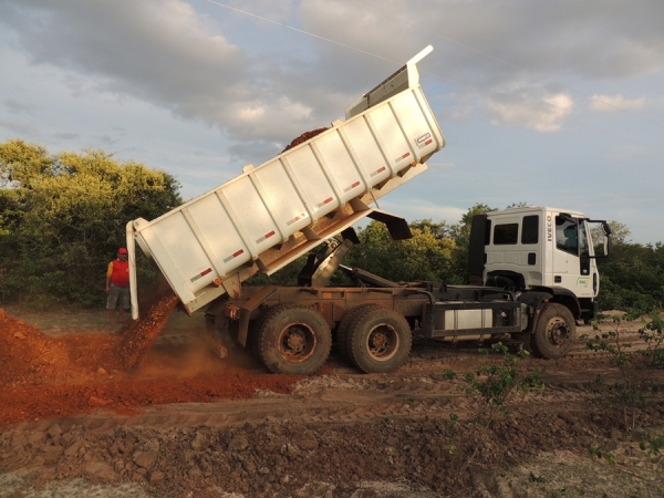 Prefeitura conclui outro trecho de estrada ligando as comunidades Lapa e Pedra Ume - Imagem 10