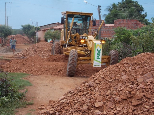 Prefeitura inicia obras de piçarramento em ruas da cidade - Imagem 4