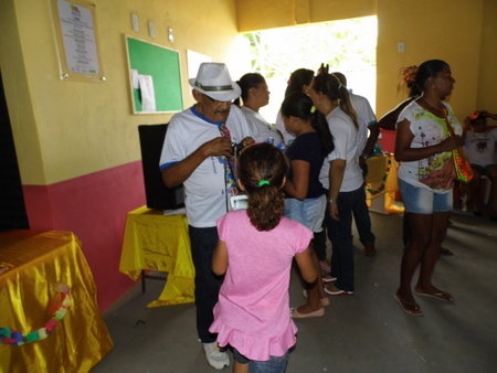 Encontro de dois grupos da melhor idade, termina em carnaval - Imagem 11