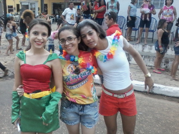 Fotos do corso do “Zé Pereira” de São Pedro do Piauí. - Imagem 19