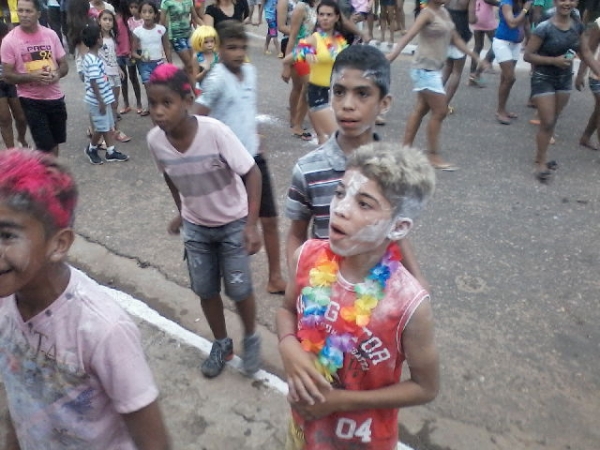 Fotos do corso do “Zé Pereira” de São Pedro do Piauí. - Imagem 27
