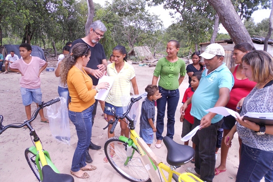 Prefeita  Claudia lobo inicia entrega  de Bicicletas para alunos do município de currais - Imagem 37