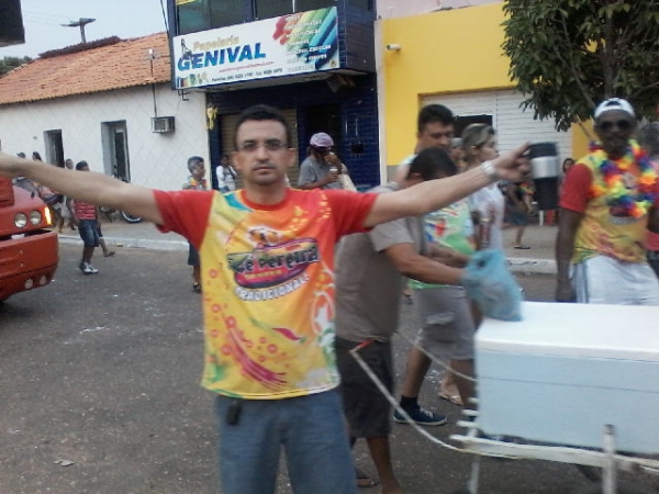 Fotos do corso do “Zé Pereira” de São Pedro do Piauí. - Imagem 8