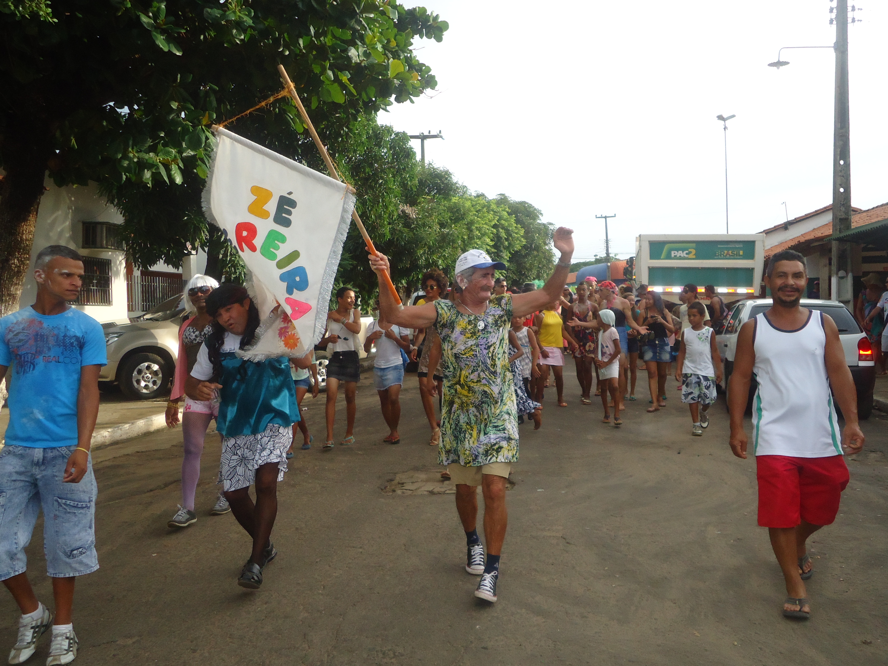 Zé Pereira anima fim de tarde em Angical