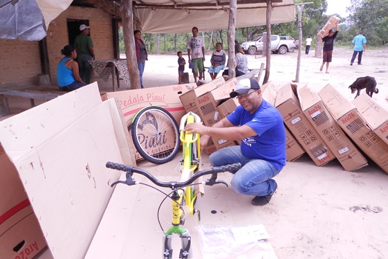 Prefeita  Claudia lobo inicia entrega  de Bicicletas para alunos do município de currais - Imagem 55