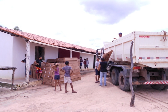 Prefeita  Claudia lobo inicia entrega  de Bicicletas para alunos do município de currais - Imagem 30