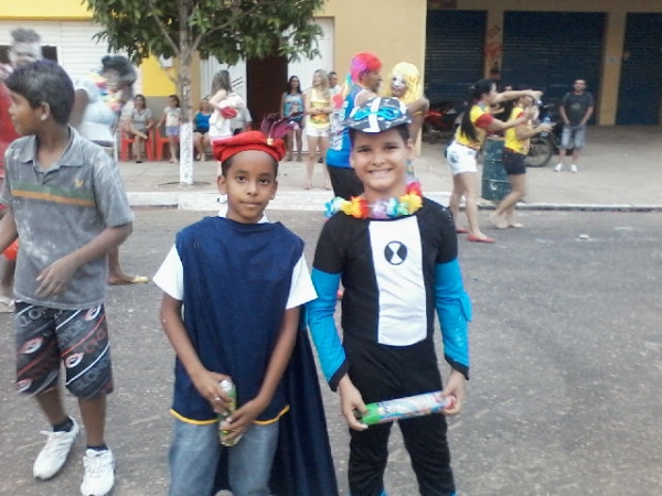 Fotos do corso do “Zé Pereira” de São Pedro do Piauí. - Imagem 48