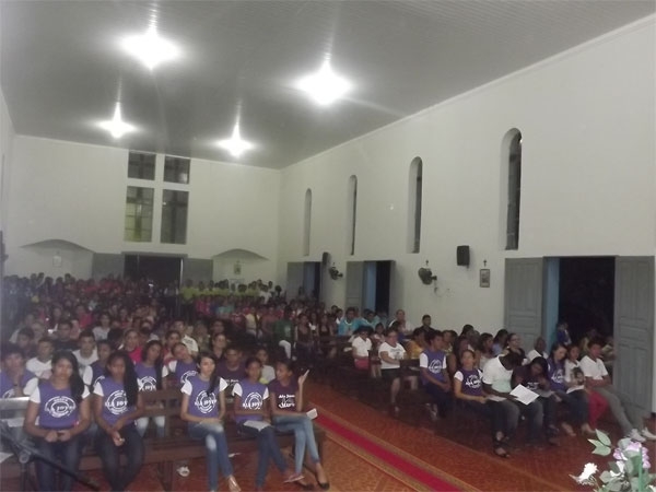 FOTOS: Centenas de jovens festejam aniversário do grupo Ala Jovem de Caxingó - Imagem 3