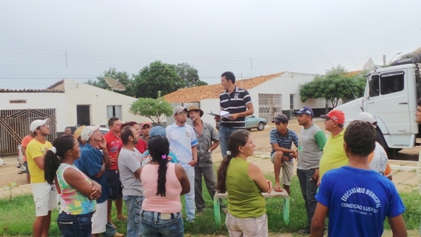 Prefeitura de Pimenteiras e Conab distribuem milho a agricultores - Imagem 10