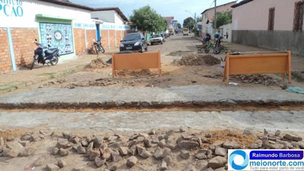 Reformas de ruas e sarjetas no centro da cidade