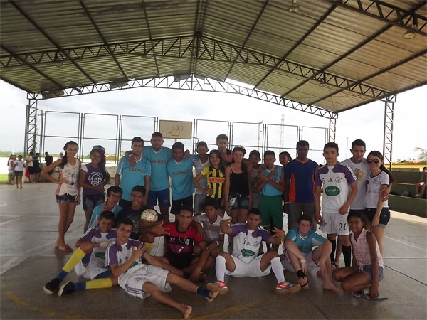 FOTOS: Centenas de jovens festejam aniversário do grupo Ala Jovem de Caxingó - Imagem 4