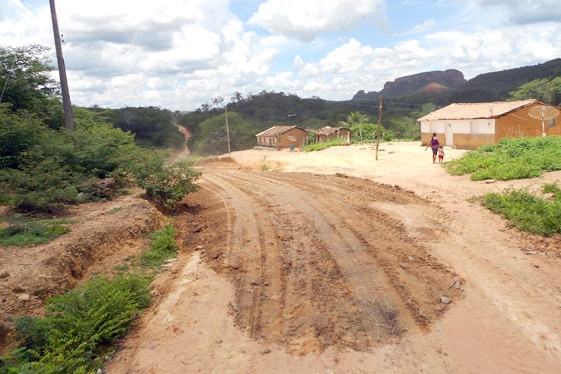 Prefeita Claudia lobo iniciou  Recuperação das  estrada do Para  Batins - Imagem 20