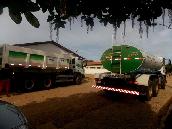 Prefeita Gadocha apresenta veiculos doados pelo MDA para a população de Canavieira - Imagem 5