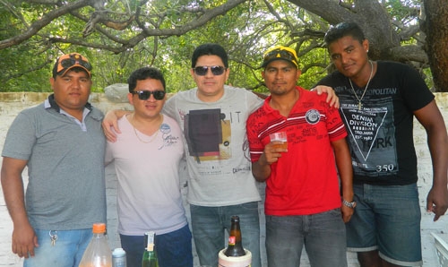 Agradecendo aos amigos e familiares que estiveram conosco em uma grande festa - Imagem 34