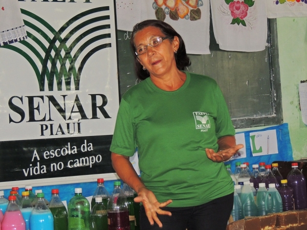 Prefeita Neuma Café participa de reunião na comunidade Vitória - Imagem 8