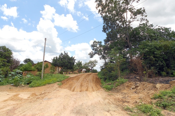 Prefeita Claudia lobo iniciou  Recuperação das  estrada do Para  Batins - Imagem 26