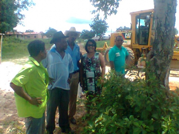 Prefeitura realiza serviço de retificação e terraplanagem de ruas na localidade Pocinho - Imagem 9