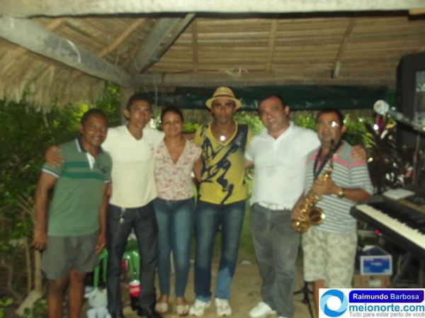 Moto taxistas se reúne com amigos e realiza confraternização - Imagem 9