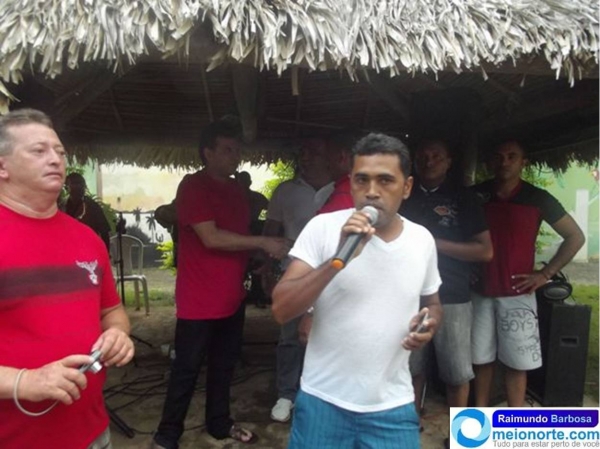 Moto taxistas se reúne com amigos e realiza confraternização - Imagem 3