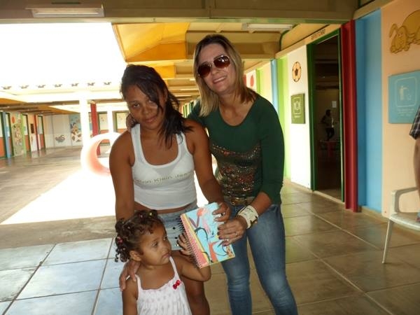 Secretaria de Educação entrega livros didáticos para a Educação Infantil - Imagem 3