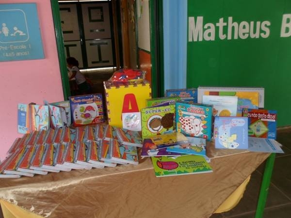 Secretaria de Educação entrega livros didáticos para a Educação Infantil - Imagem 8