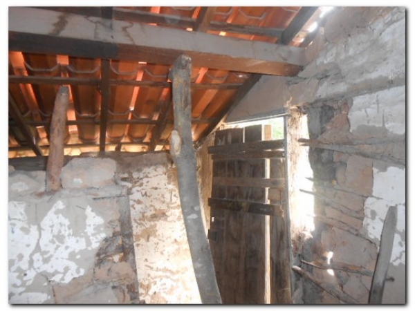 Marinete Simão da Silva vive com dois filhos e três netos em condições Subumanas  - Imagem 11