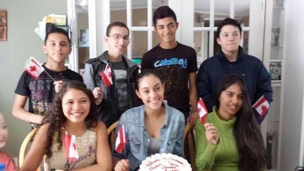 Aluna de N. S. dos Remédios no Canadá envia fotos para blog - Imagem 2