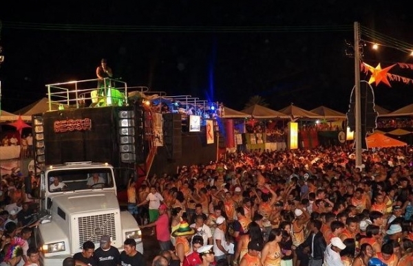 Artista Kim, com toda sua criatividade trabalha dobrado junto com sua equipe - Imagem 17